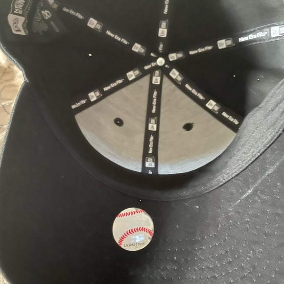 Marlins Velcro hat. - Picture 4 of 4